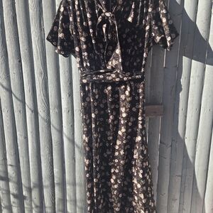 Max Studio Black Floral Midi Dress – Short Sleeve Tie Neck | Size M